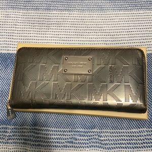 Michael Kors Zippered Wallet